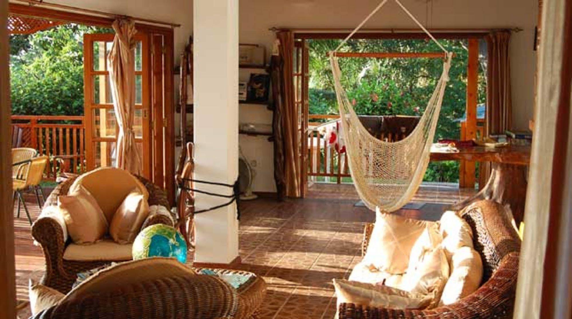 Kaz Ladouceur Acomodação com café da manhã La Digue Exterior foto